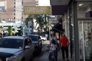 Aqui Estoy Cotillon Fuegos Artificiales