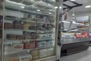 Cotillón Repostería y Fiambrería Raíces Iii Mayorista y Minorista