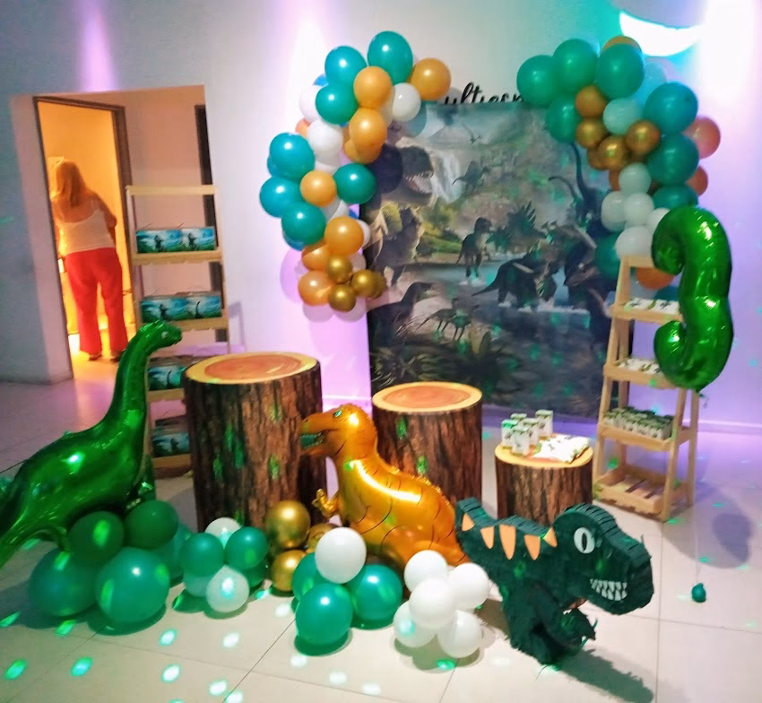 Las Brujitas Cotillon globos con helio decoración cotillón personalizado