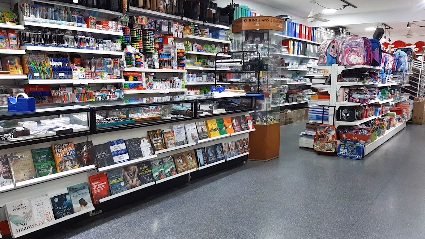 Los Pitufos Librería y Juguetería