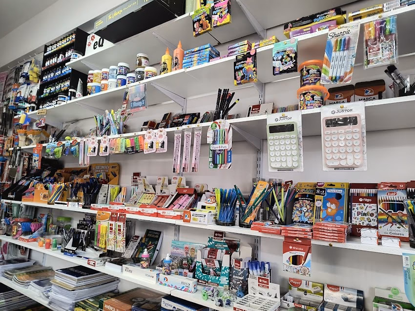 Mítica papelería regalería y cotillón